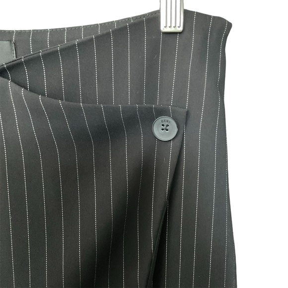 DKNY Black Pinstripe Wrap Skirt Size 6 - Picture 3 of 7